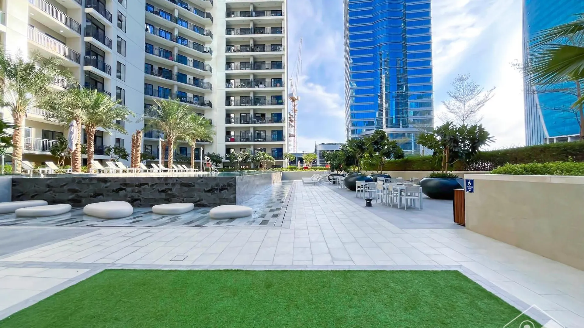 Elegant 1B With Stunning Views & Balcony In Business Bay Apartment Dubai