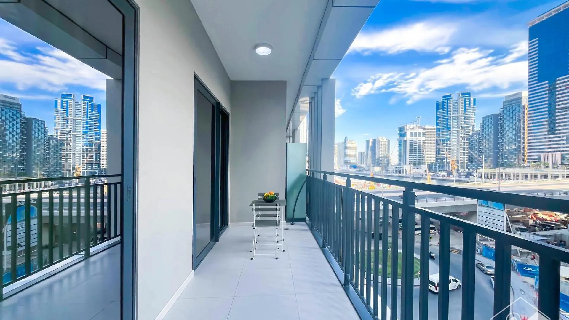 Elegant 1B With Stunning Views & Balcony In Business Bay Apartment Dubai